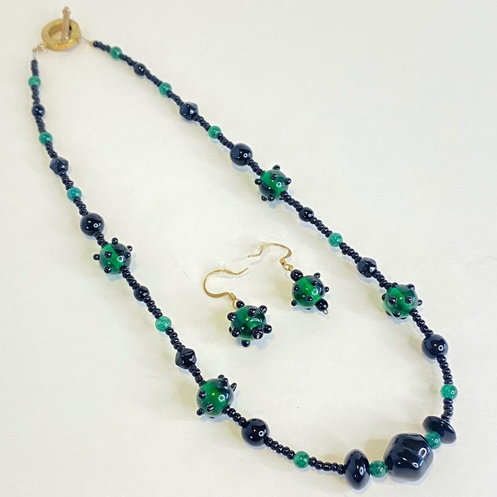 Vintage Artisan Green Black Lampwork Glass Beaded Necklace Earring Set Gold Tone